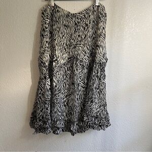 MAKE AN OFFER 100% Silk Dana Buchman Zebra Print Midi Skirt with Underlining
